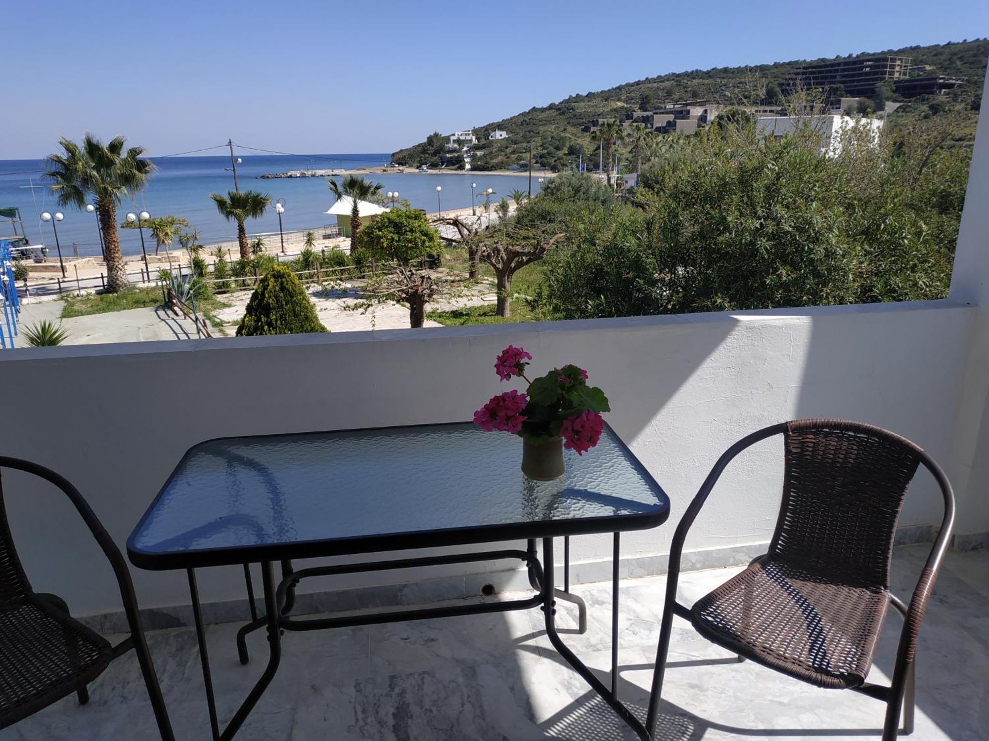 Παραθαλασσια Στουντιο Μιχαλιας Sea View Studio Michalias Agia Marina  المظهر الخارجي الصورة