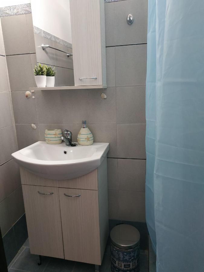Παραθαλασσια Στουντιο Μιχαλιας Sea View Studio Michalias Agia Marina  المظهر الخارجي الصورة
